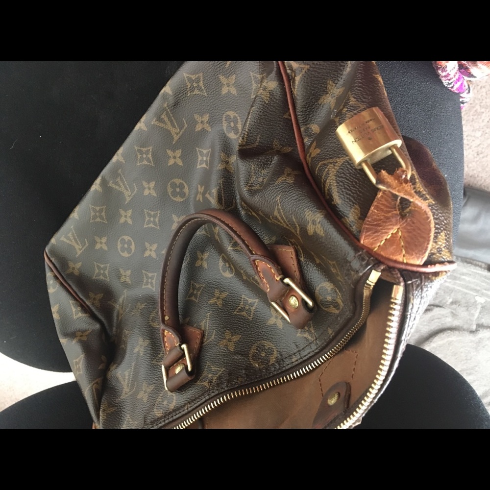 LouieVittan speedy100%authentic!
